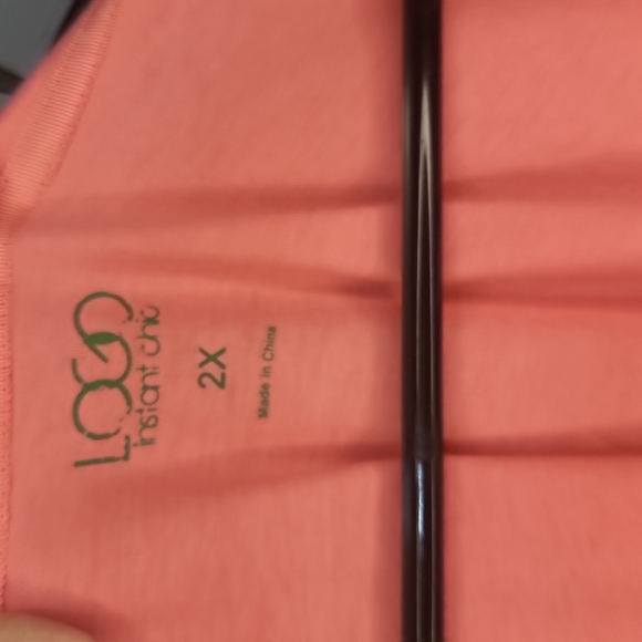 Nice top with pockets - Picture 4 of 5